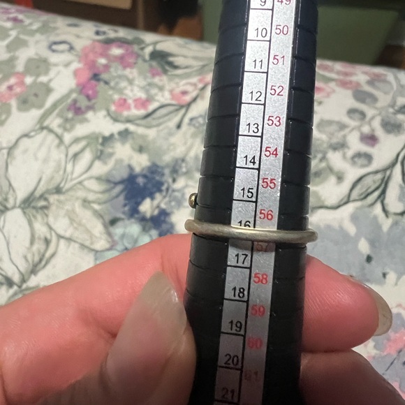 Avon Gold-Tone Ring with Crystal Accent - Picture 4 of 4